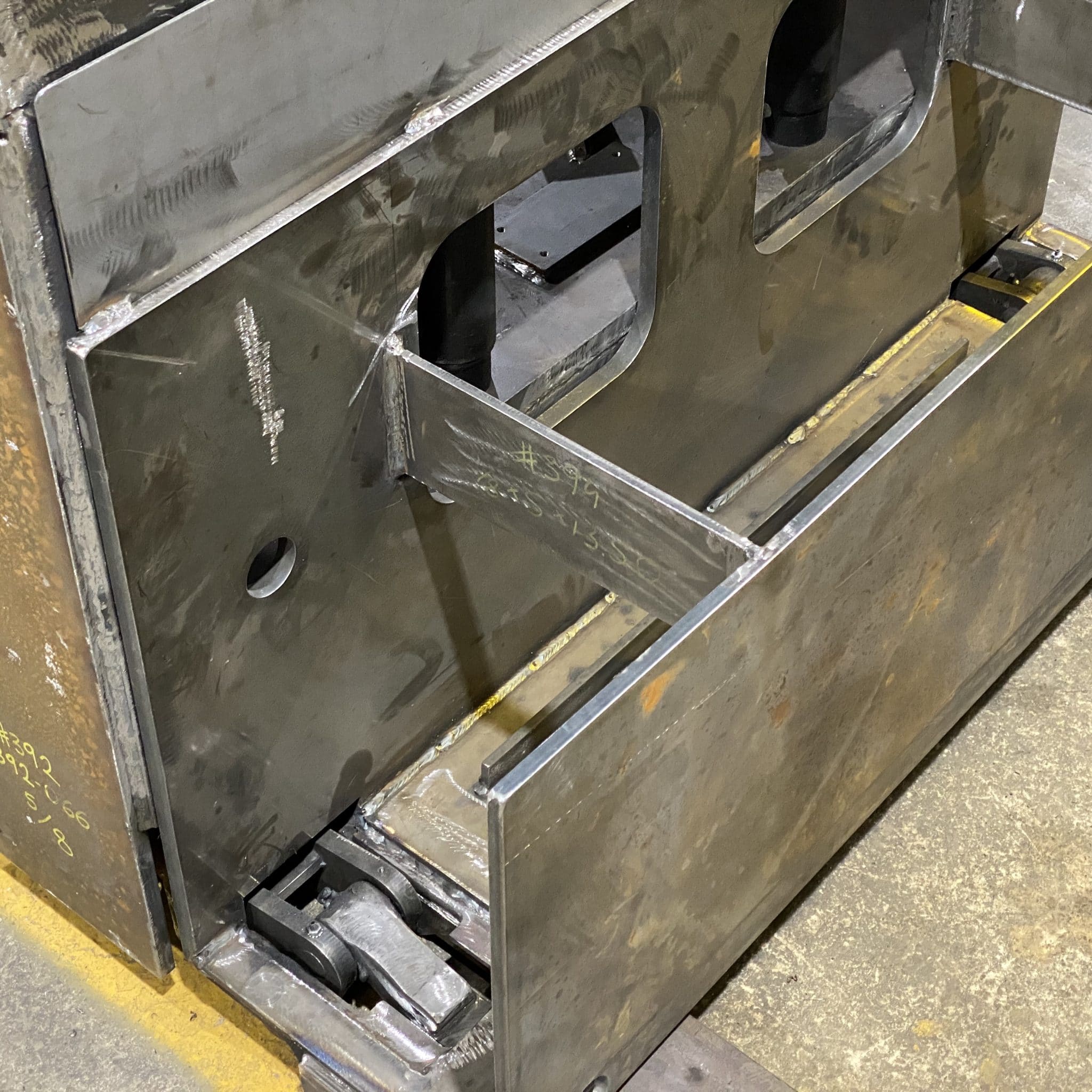 Welded steel chassis construction for the Sroka LWP-80 industrial pallet truck